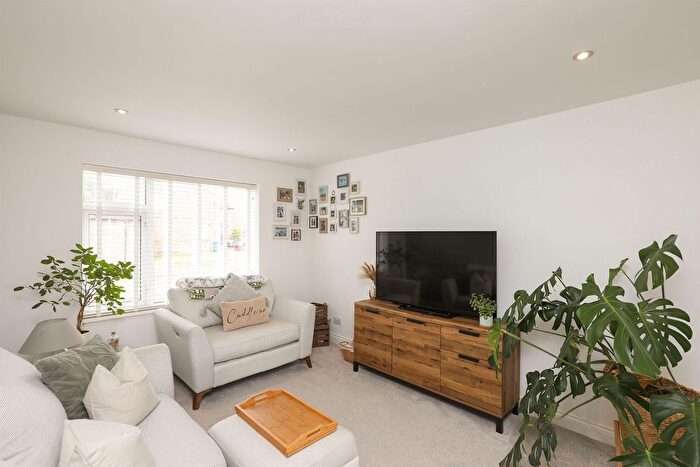 2 Bedroom Terraced House To Rent In Carsington Close, Chesterfield, S40