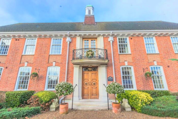 1 Bedroom Flat To Rent In Belvedere Court, High Street, Hoddesdon, EN11