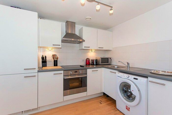2 Bedroom Apartment To Rent In Petergate, Battersea, SW11