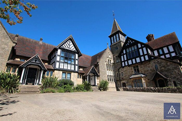 2 Bedroom Apartment For Sale In High Street, Brackley, Northamptonshire, NN13