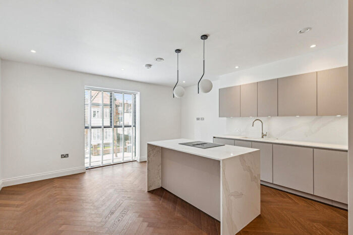 1 Bedroom Apartment To Rent In Beechcroft Avenue, London, NW11