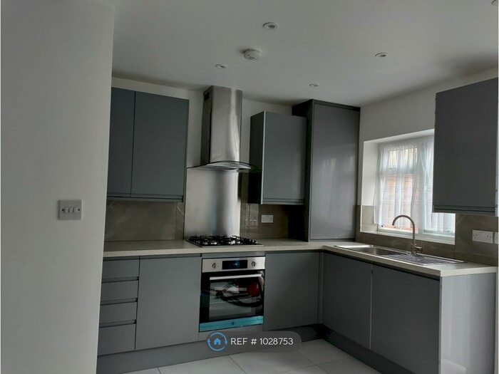 3 Bedroom Terraced House To Rent In Southwood Drive, Surbiton KT5