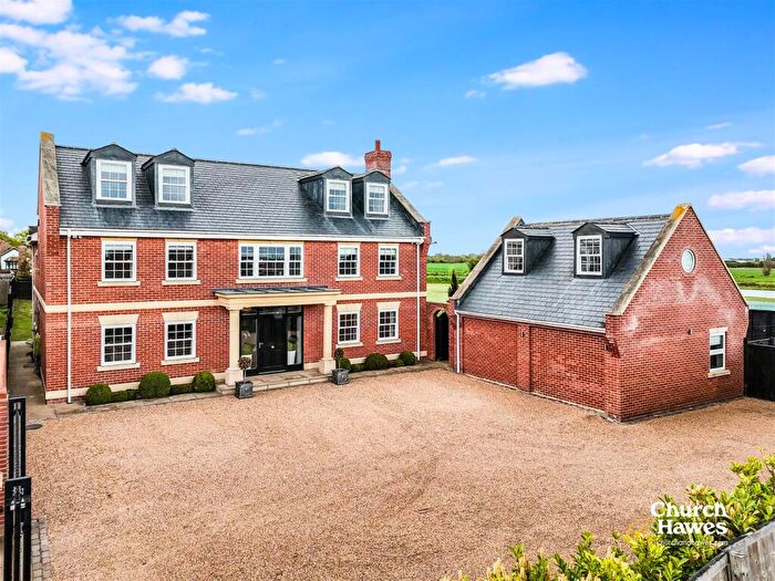 6 Bedroom Detached House For Sale In Stoney Hills, Burnham-on-Crouch, CM0
