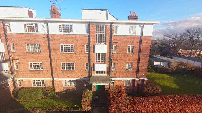 1 Bedroom Flat To Rent In Lyndhurst Court, Churchfields, South Woodford, E18