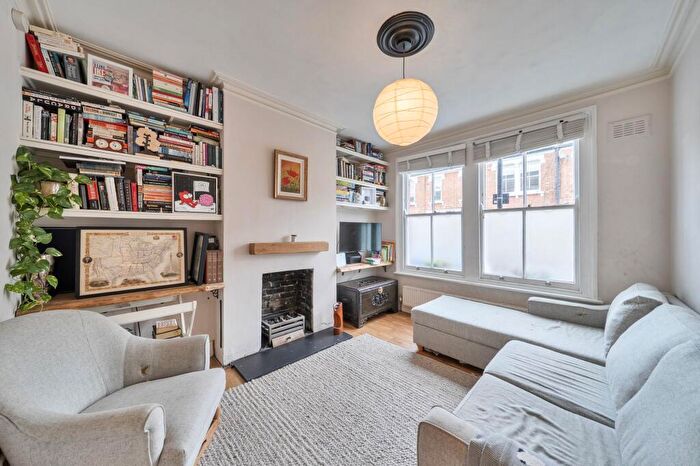 2 Bedroom Flat For Sale In Alberta Street, London, SE17