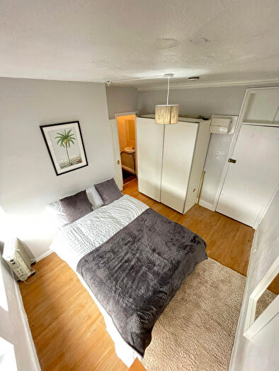 Studio To Rent In , N15 - Photo 3