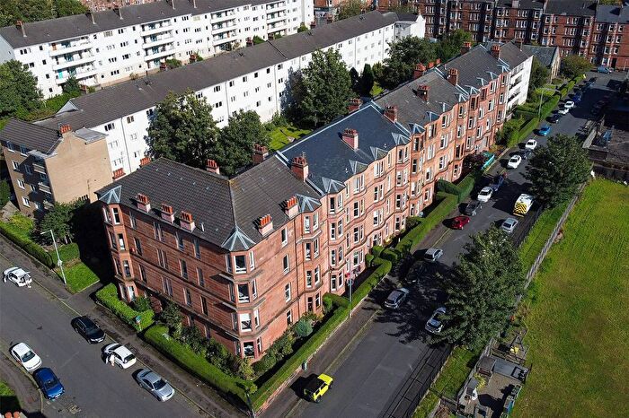 3 Bedroom Flat For Sale In Thornwood Terrace, Glasgow, G11