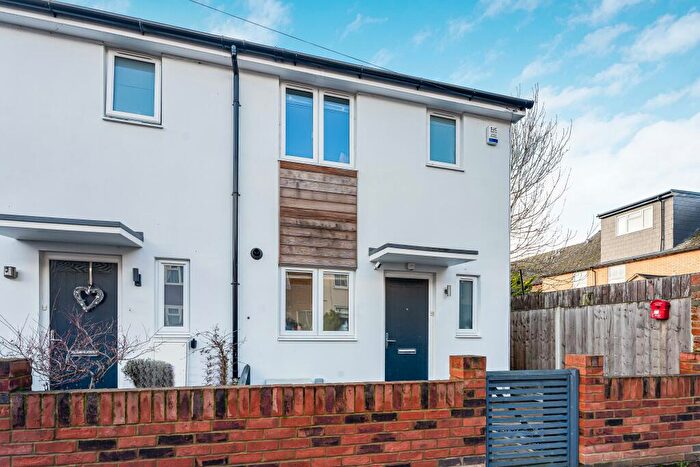 3 Bedroom End Of Terrace House For Sale In Dacre Road, Hitchin, SG5