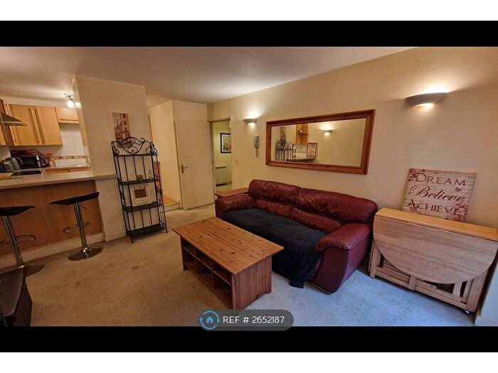 1 Bedroom Flat To Rent In Rusholme, Manchester, M14