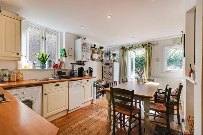 1 Bedroom Flat To Rent In Denton Street, SW18