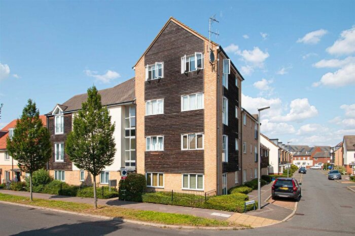 1 Bedroom Flat To Rent In Warwick Avenue, Broughton, MK10