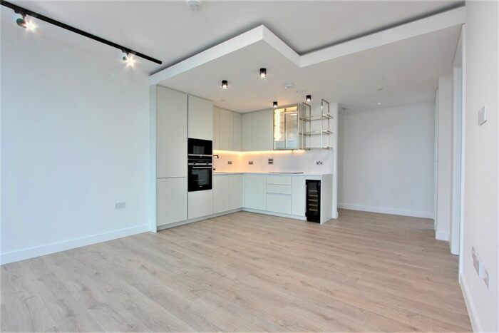 2 Bedroom Flat To Rent In Valencia Tower, Bolinder Place, London, EC1V