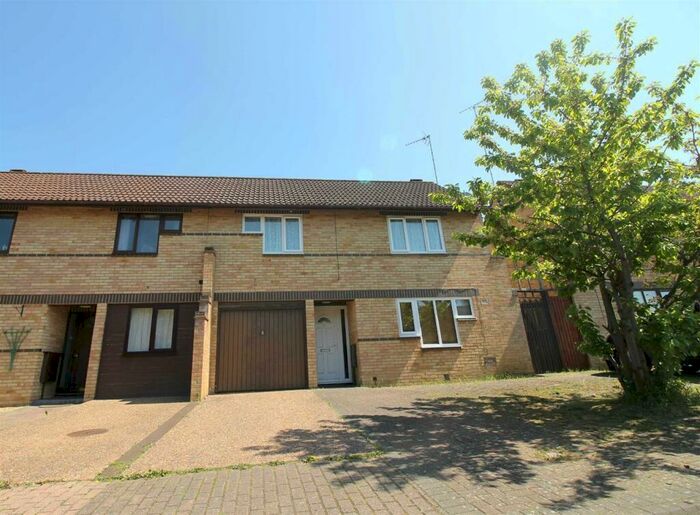 3 Bedroom Semi-Detached House To Rent In Edmund Court, Shenley Church End, Milton Keynes, MK5