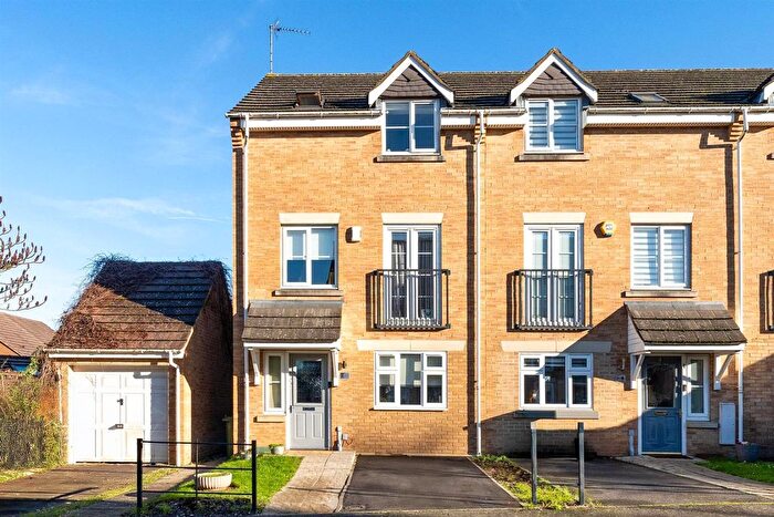 4 Bedroom Semi-Detached House For Sale In Auden Drive, Borehamwood, WD6