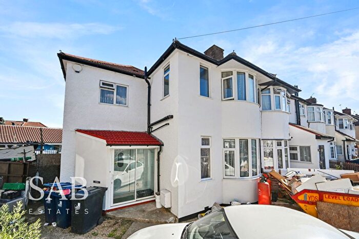 5 Bedroom End Terrace House For Sale In Hart Grove, Southall, UB1