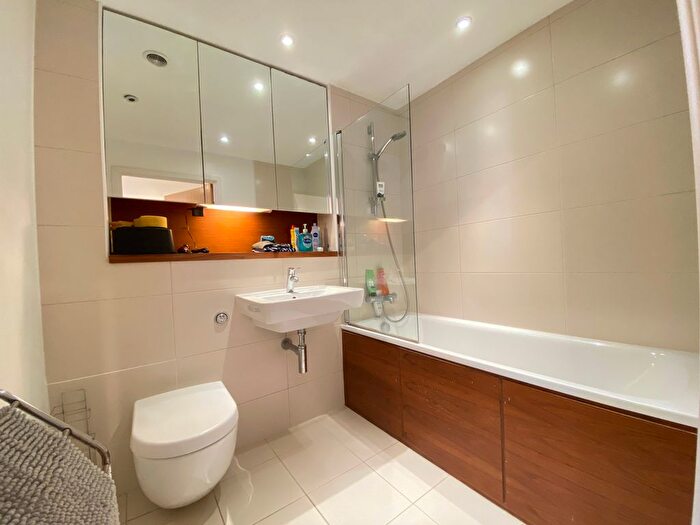 1 Bedroom Flat To Rent In Dock Head Road, Chatham, ME4