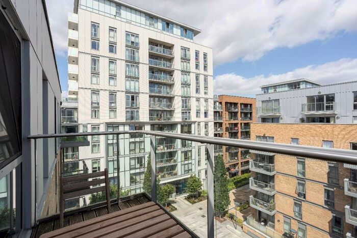 Studio To Rent In Upper North Street, London, E14