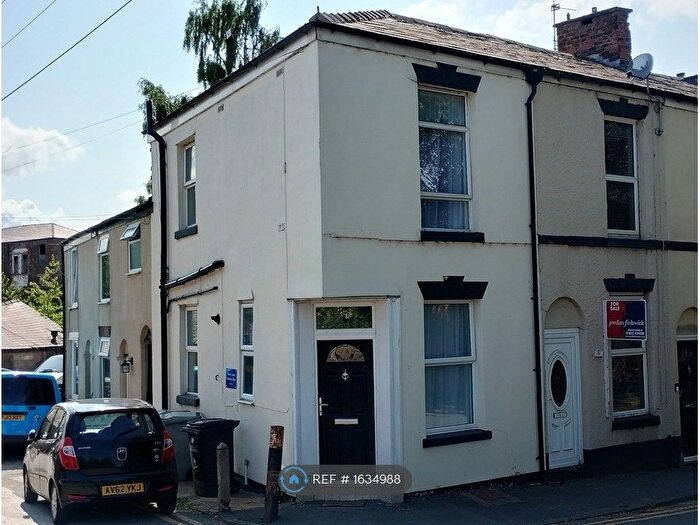 2 Bedroom End Of Terrace House To Rent In Byron's Lane, Macclesfield, SK11