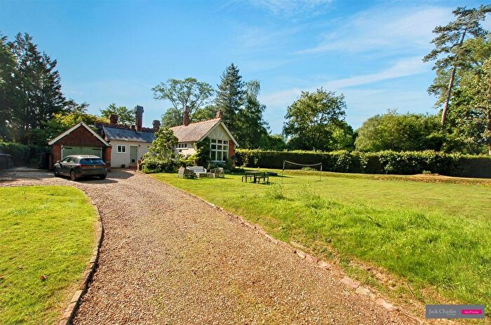 5 Bedroom Detached House To Rent In Three Elm Lane, Tonbridge, TN11