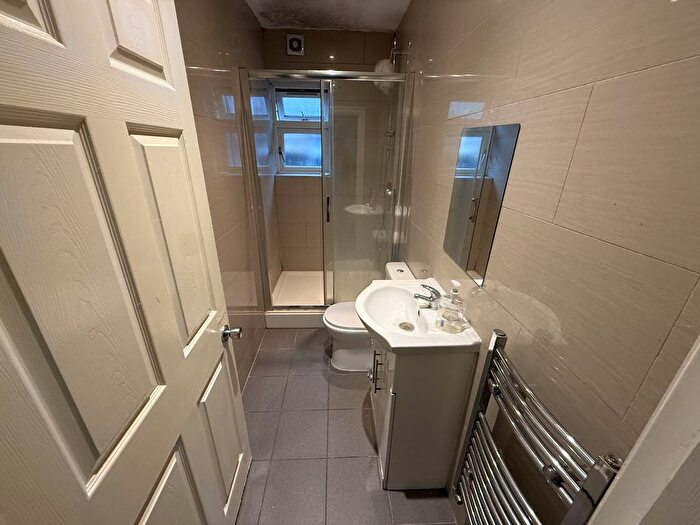 4 Bedroom Terraced House To Rent In Cromwell Street, Hounslow, Greater London, TW3