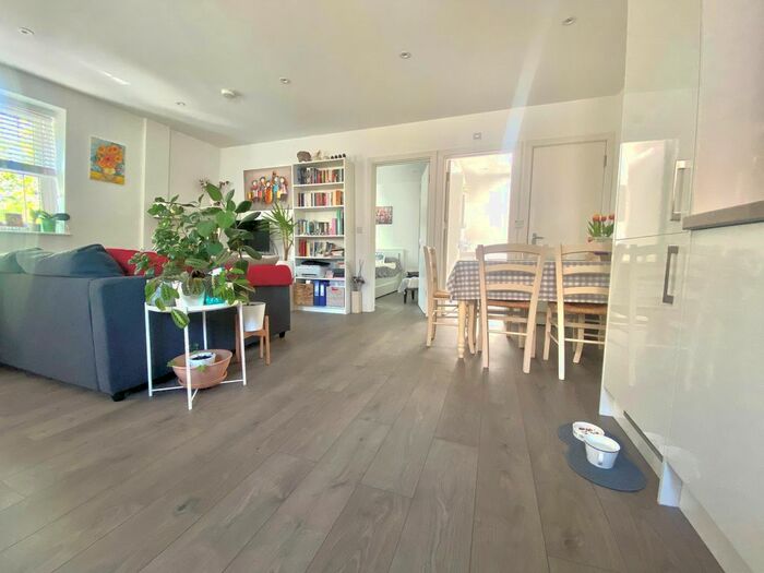 1 Bedroom Flat To Rent In Alma Grove, London, SE1