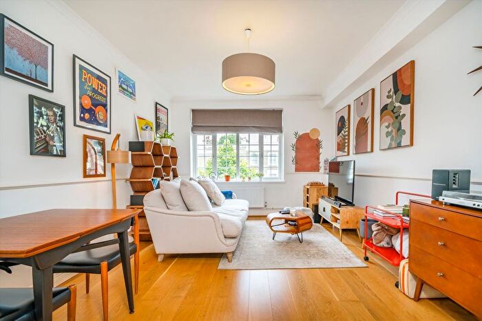 2 Bedroom Flat To Rent In Lancaster Road, Notting Hill, W11