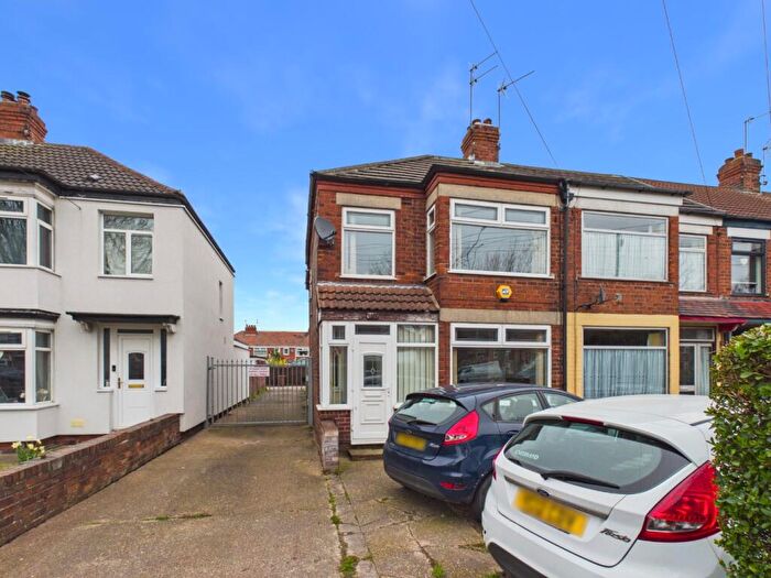 4 Bedroom End Of Terrace House For Sale In Sutton Road, Hull, HU6