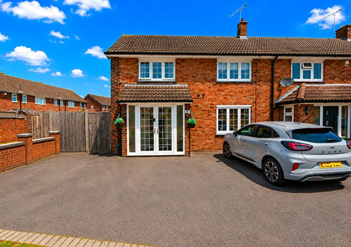 3 Bedroom Semi-Detached House For Sale In St. Francis Way, Grays, RM16