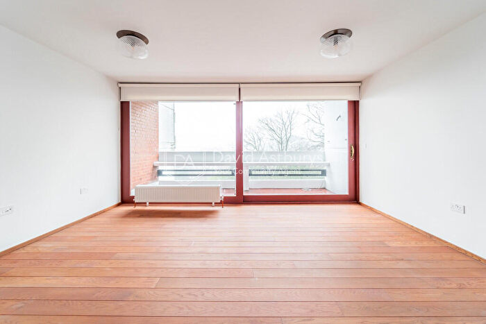 2 Bedroom Apartment To Rent In Southwood Lawn Road, Highgate, London, N6