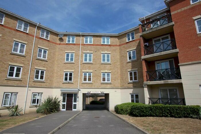 2 Bedroom Flat To Rent In Retort Close, Southend-On-Sea, SS1