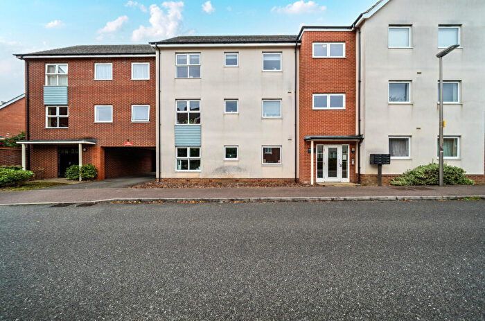 2 Bedroom Flat For Sale In Lundy Walk, Newton Leys, Milton Keynes, MK3