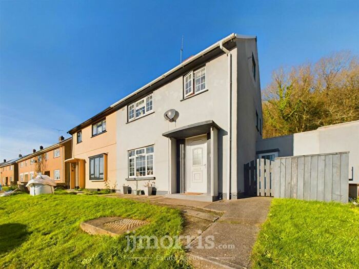 3 Bedroom Semi-Detached House For Sale In Dukes Meadow, Pendine, Carmarthen, SA33