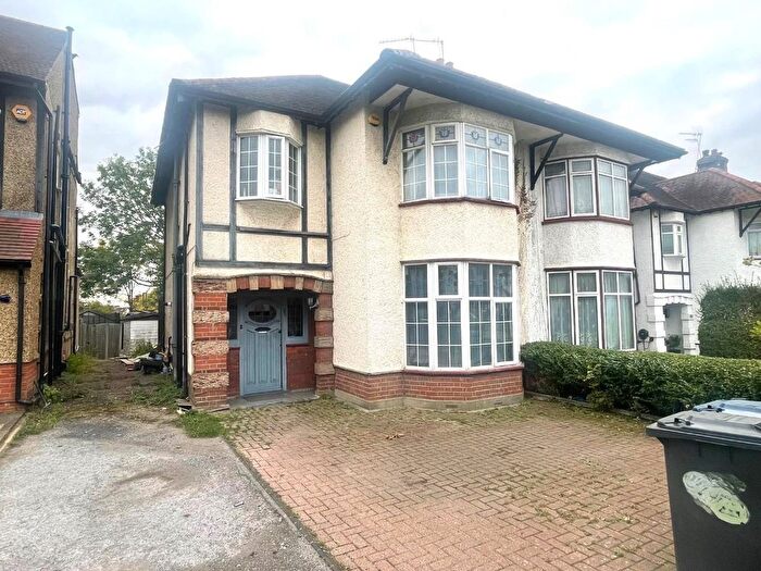 4 Bedroom Semi-Detached House To Rent In Hale Lane, Mill Hill, NW7