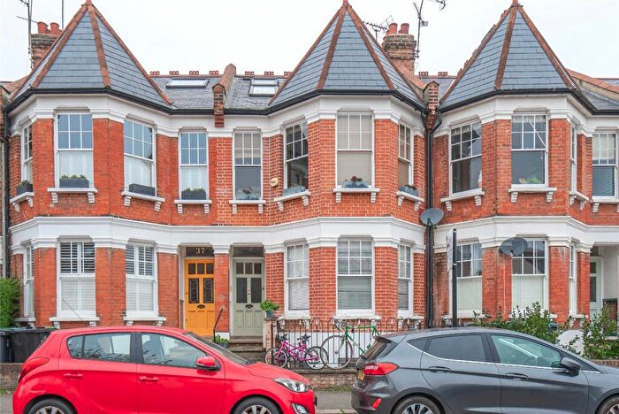 4 Bedroom Maisonette For Sale In Nightingale Lane, London, N8
