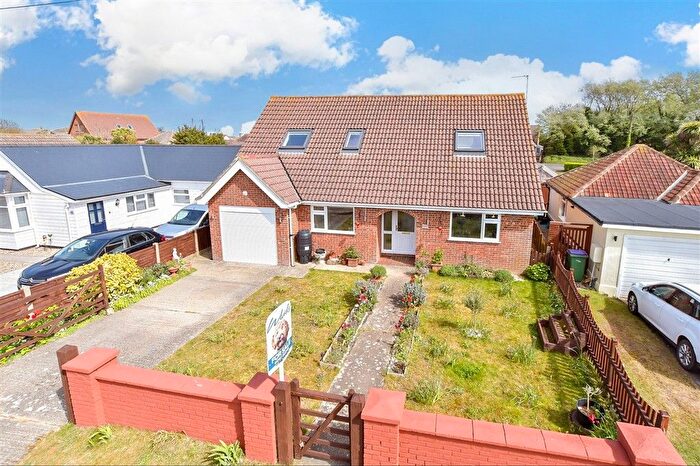 3 Bedroom Chalet For Sale In Meehan Road, Greatstone, New Romney, Kent, TN28