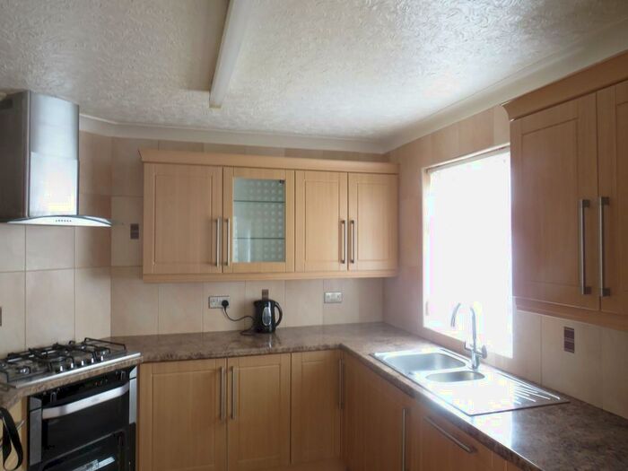 4 Bedroom House To Rent In Helvellyn Close, Bransholme, Hull, HU7