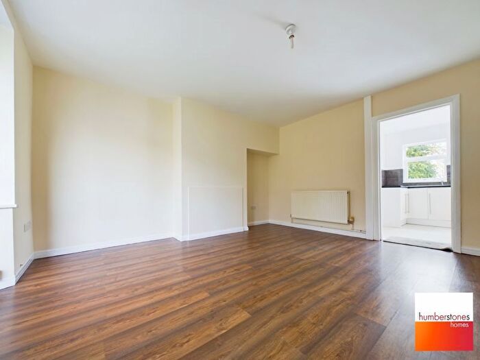 3 Bedroom Semi-Detached House For Sale In Woodhouse Road, Quinton, Birmingham, B32