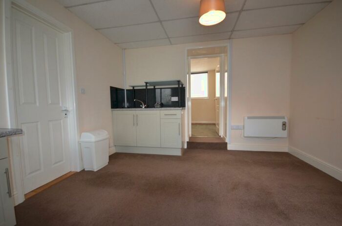 1 Bedroom Flat To Rent In Off West St, Fareham, PO16
