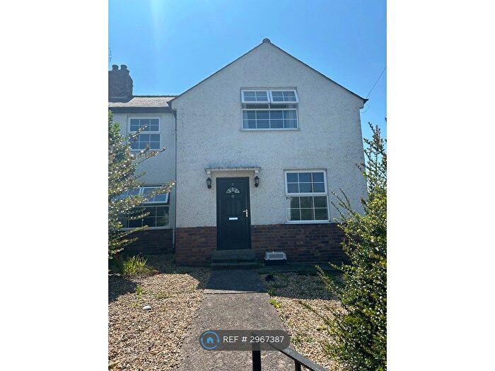 3 Bedroom Semi-Detached House To Rent In Well Walk, Barry, CF62
