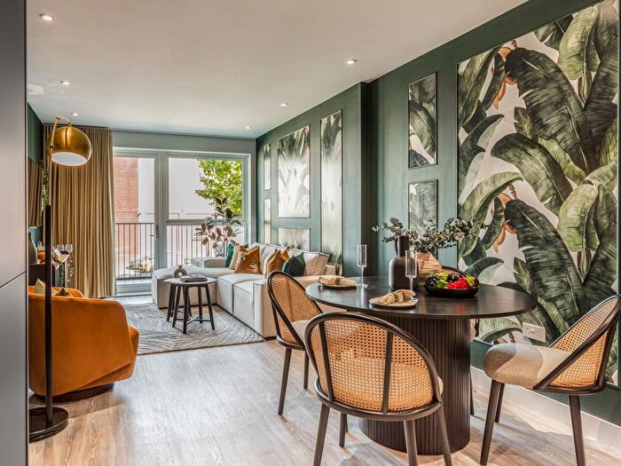 2 Bedroom Flat For Sale In Capital Interchange Way, Brentford, TW8