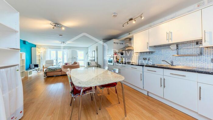 2 Bedroom Flat To Rent In Primezone Mews, London, N8