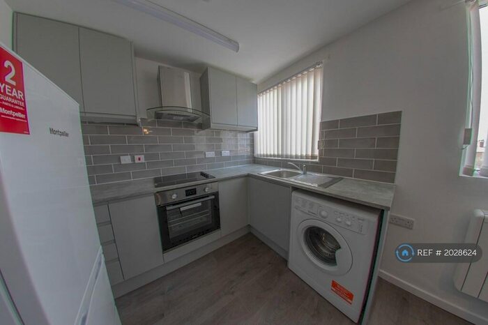 1 Bedroom Flat To Rent In Crossgates, Leeds, LS15
