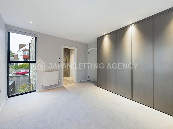 5 Bedroom Semi-Detached House To Rent In The Vale, London, NW11