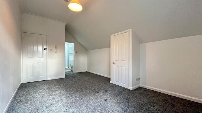 Studio To Rent In Stanley Road, Sutton, SM2