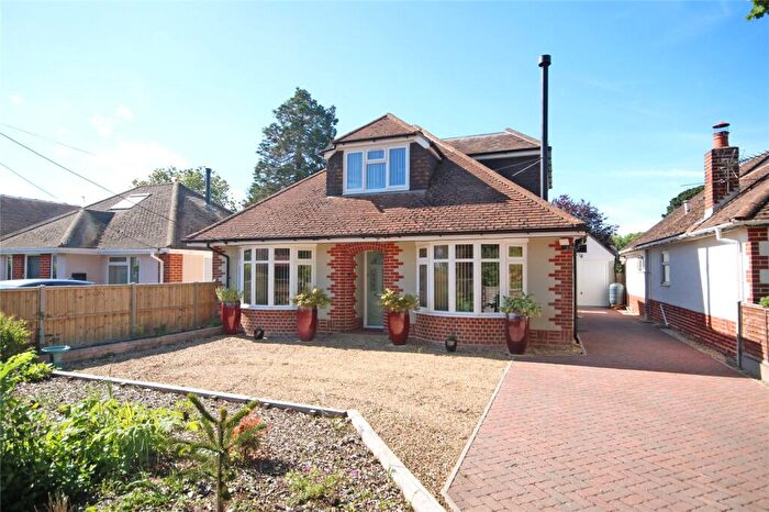 3 Bedroom Detached House For Sale In Avenue Road, Walkford, Christchurch, Dorset, BH23