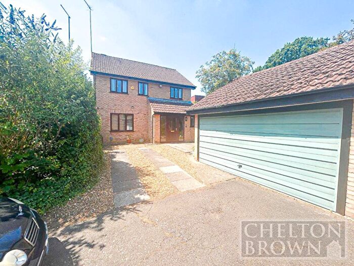 4 Bedroom Detached House For Sale In The Avenue, Cliftonville, Northampton, Northamptonshire, NN1