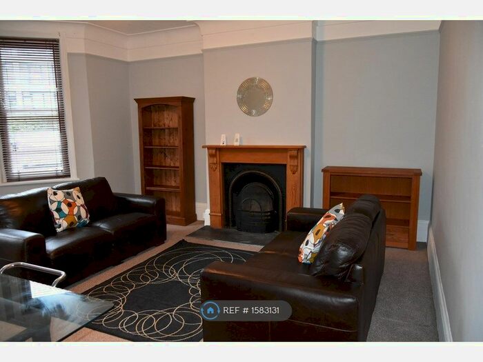 2 Bedroom Flat To Rent In Widdenham Road, London, N7