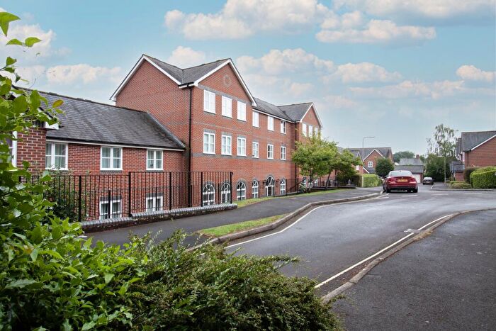 2 Bedroom Flat For Sale In Cardinal Mews, Andover, Andover, SP10