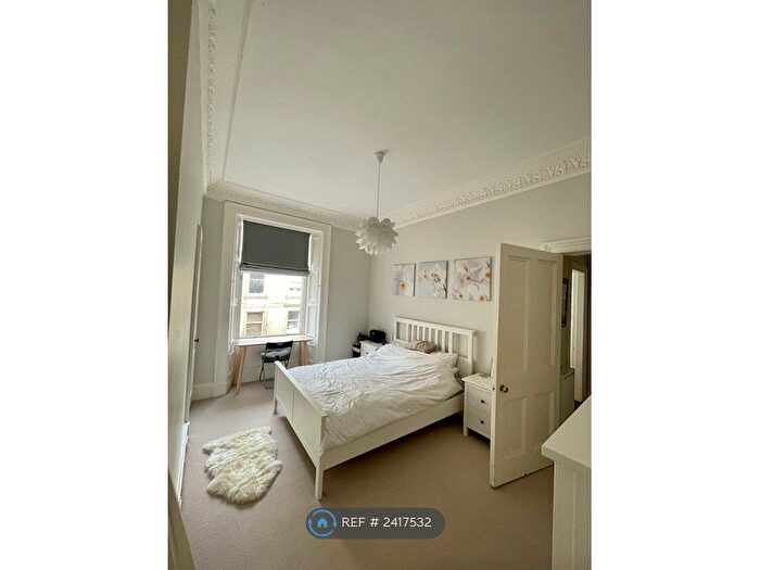 2 Bedroom Flat To Rent In Steel's Place, Edinburgh, EH10