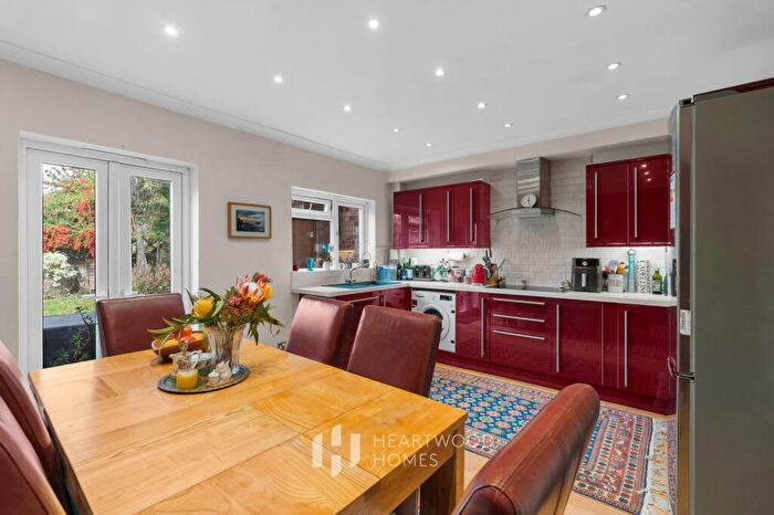 3 Bedroom End Of Terrace House For Sale In Camp View Road, St. Albans, AL1